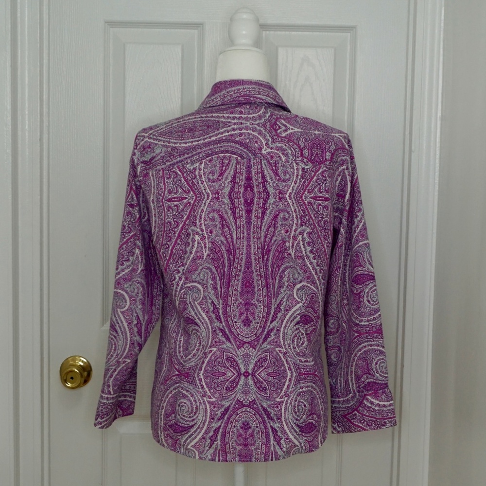 💜 FOXCROFT Patterned Wrinkle Free Button Down (6) - Picture 5 of 6